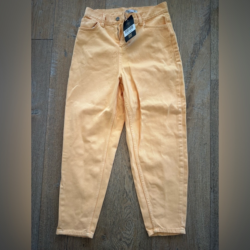 Women's Cropped Peach Jeans